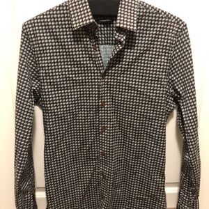 Simons unique geometric button shirt neck 14.5/37